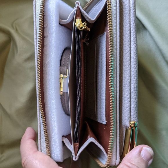 Phone Crossbody Leather Wallet - Picture 9 of 12